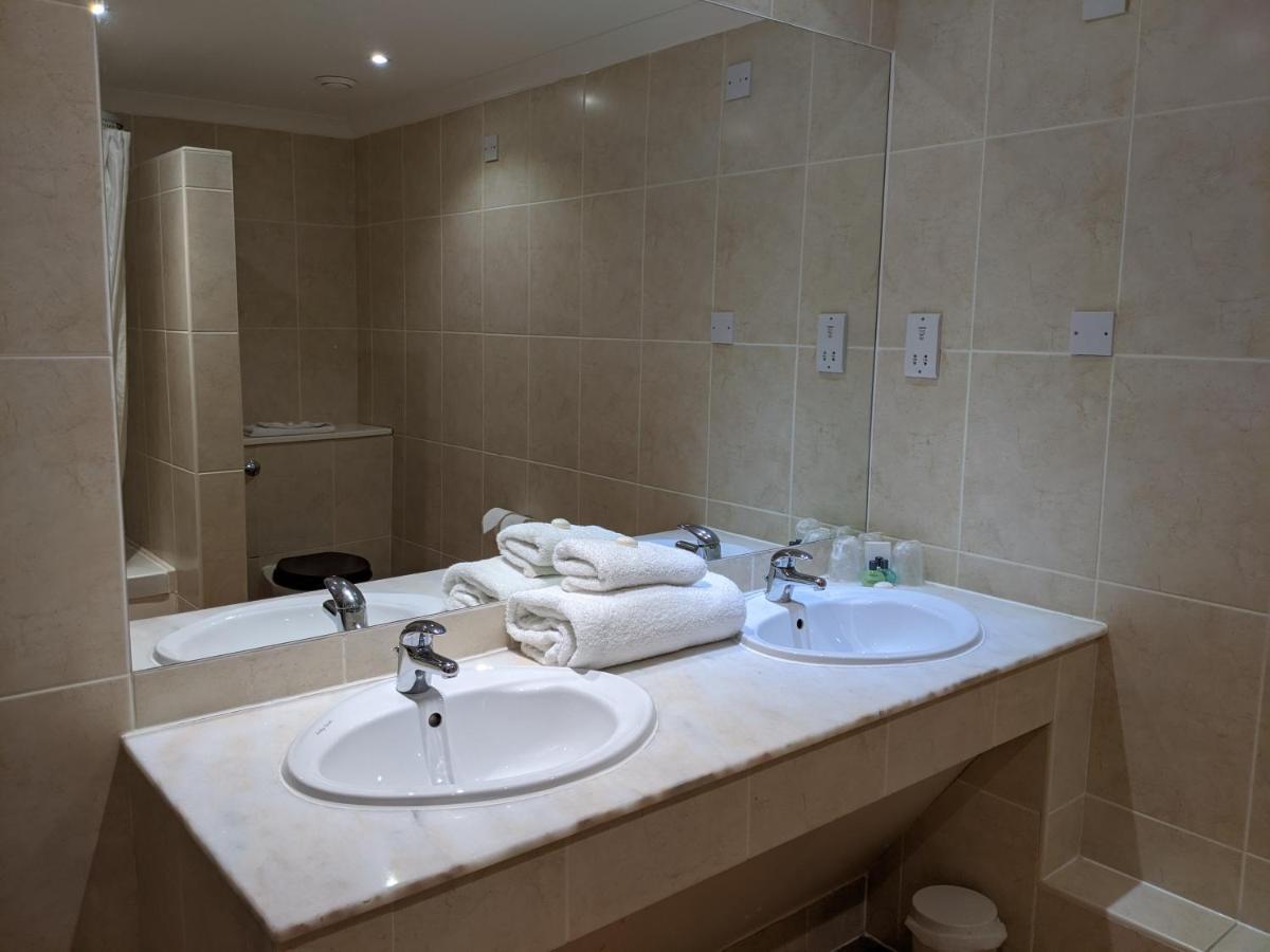 London Beach Country Hotel & Golf Club Tenterden Eksteriør billede