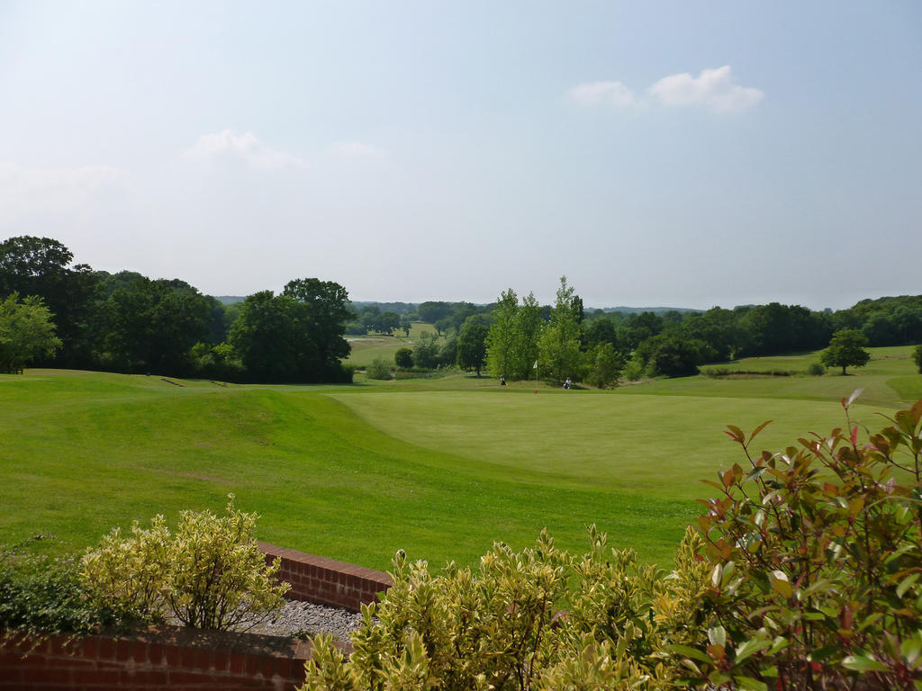 London Beach Country Hotel & Golf Club Tenterden Eksteriør billede